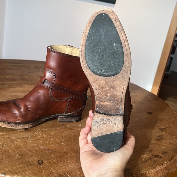 FRYE Women's Lindsay Plate Short Boot, Redwood Smooth Full Grain, 7.5 B US - Picture 6 of 7